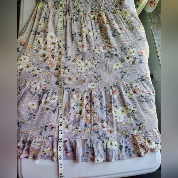 Calista lilac floral A-line knee-length puff sleeve dress, pockets,rayon, sz L. - Picture 10 of 16